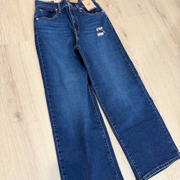 Levi's Women's High Rise Wide Leg 26x27 - Picture 2 of 4